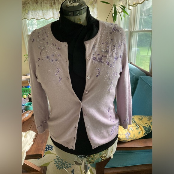 Beautiful lavender beaded sweater cardigan. SOFT - Picture 2 of 9